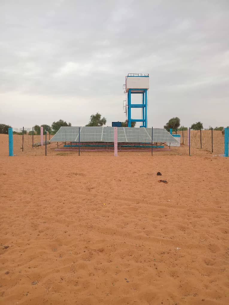 Dans le cadre du projet « Une Goutte de Vie – Puits d’Eau » mené par la Fondation Diyanet de Türkiye, l’inauguration d’un puits dans la wilaya du Trarza a été officiellement réalisée par notre Conseiller des Affaires religieuses, Dr. Muhammed Beyler.