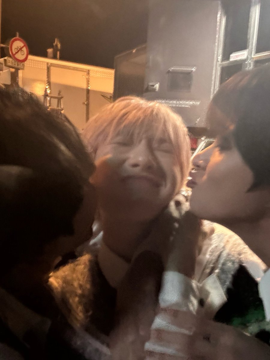 mizz_z3's tweet photo. 📸
시온                                        리쿠
우시                                        대영

사진마다 사쿠 느낌 다 다른거봐
각각 형들이 막내의 어떤 모습을 사랑스러워하는지 아주 잘 알겠음ㅜㅜㅜㅜㅜㅜㅠ https://t.co/FRk0CpiVwd
