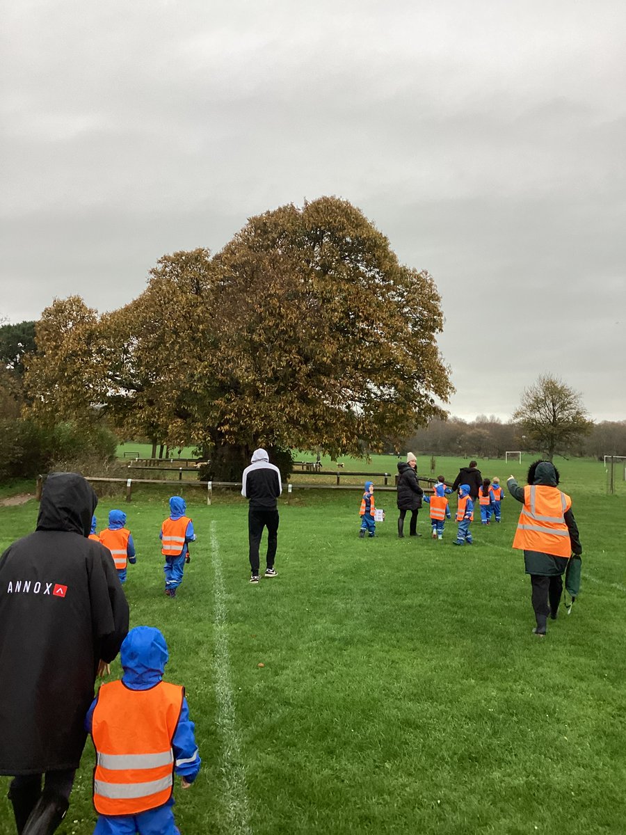 Reception had a brilliant first trip to Buckingham Park! We were Geographers looking for human and physical features. A huge thank you to the adults who came with us (especially those who braved the rain!)