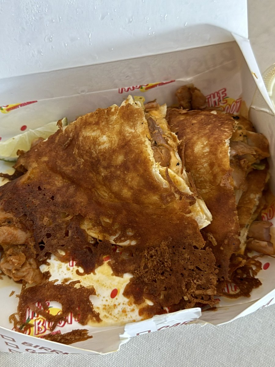 gettingbetter_b's tweet image. 251117
아침. 말차라떼
팀점. 삼계탕
간식. 라떼
저녁. 남편이 사다준 퀘사디아는 왜때문에 너무 매워서 몇 조각 먹다 말고.. 일하다보니 배고파져서 건면 먹음… 😭 망했따……