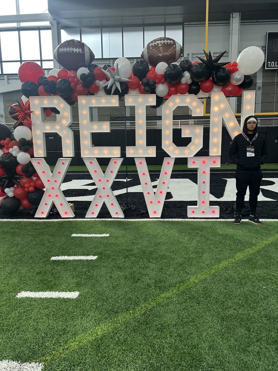 Great 1st visit at the University of Cincinnati this weekend. Thanks <a href="/TheGuruStew/">CoachStewart</a> for taking the time to meet with me and for the great conversations. Looking forward to being back soon and continuing to build a relationship. <a href="/CoachMillz_/">Millz2BeMade Training</a> <a href="/coach_craig21/">Jawon Craig</a> <a href="/TD_Lemon90/">Theo Lemon</a> <a href="/Coach_Cass/">Cass Simmons</a>