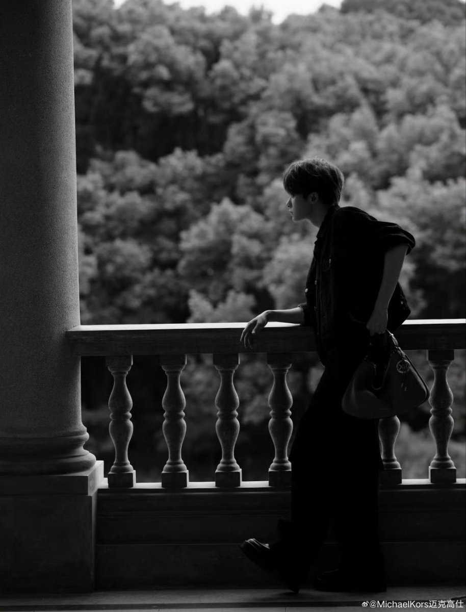 YongyeeVerse's tweet image. Tan Jianci always got that look 👜👞

#TanJianci
#Michaelkors