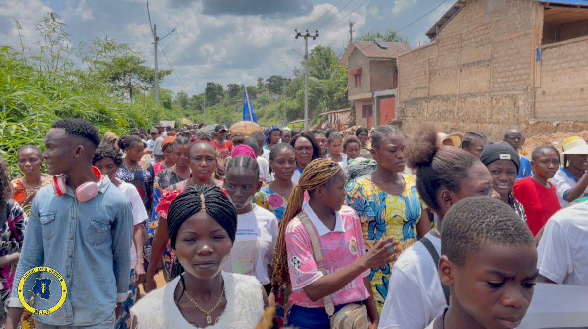 GKapwaba's tweet photo. Kwilu: Inauguration du siège provincial de la Ligue des Jeunes MLC par l'Hon. Monplaisir BOLOKOLE 
Lors de sa tournée d'inspection le presidnt de la ligue des jeunes a inauguré le 11 nov. à Kikwit un siège moderne pour former et mobiliser la jeunesse face aux enjeux de l'heure. https://t.co/e3nUXOhnHg