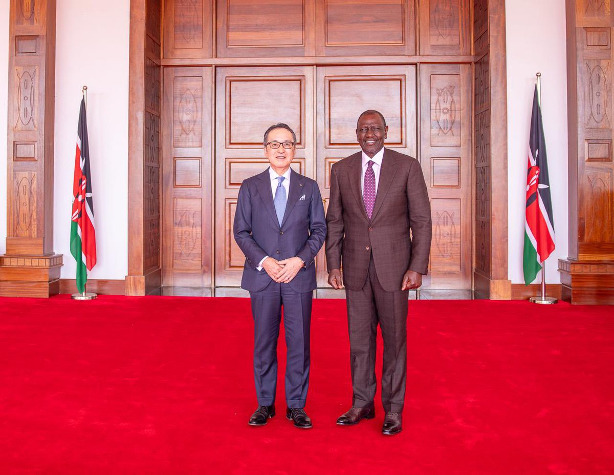 WilliamsRuto's tweet image. Kenya&apos;s journey to first world status will become a reality as we implement our bold and progressive plan for scaling up our manufacturing and industrialisation capacity, increasing exports of finished products, and harnessing job creation interventions and strategic direct…