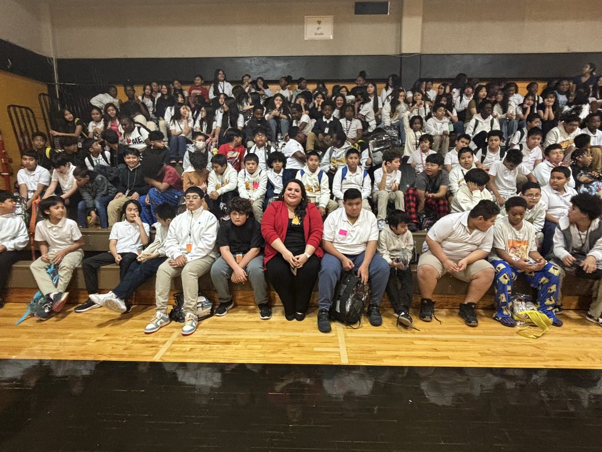 CITGOiaOLLE's tweet image. Stop #4 of our STEM Recruitment Tour at Alief Middle. Thank you cubs for your enthusiasm. Looking forward to seeing some of you next year.
@OlleMightyOwls 
@alief_middle 
@poullard_colina 
@AliefISD