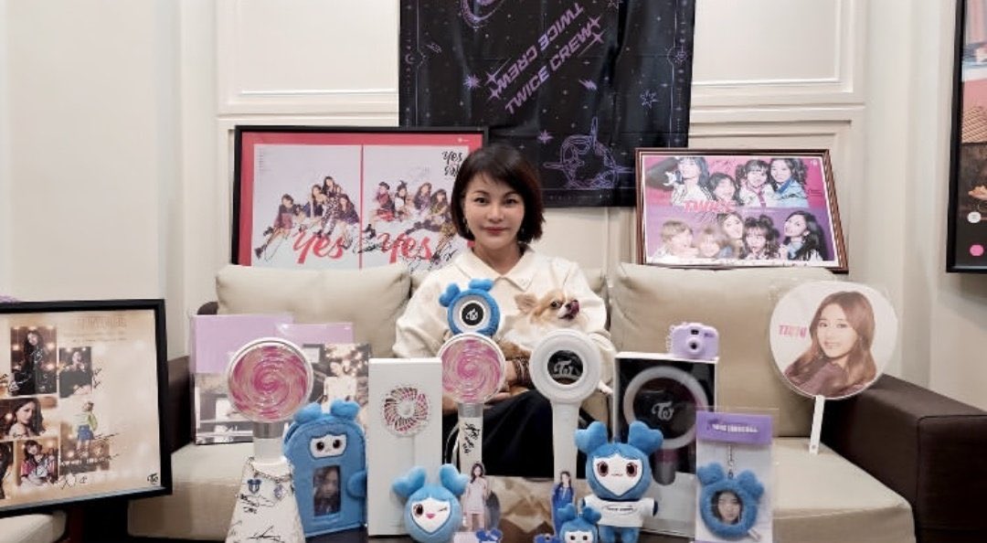 jichaetzu's tweet photo. the person most excited to welcome tzuyu back home 🥺💙 https://t.co/ZPMv9TPxKq