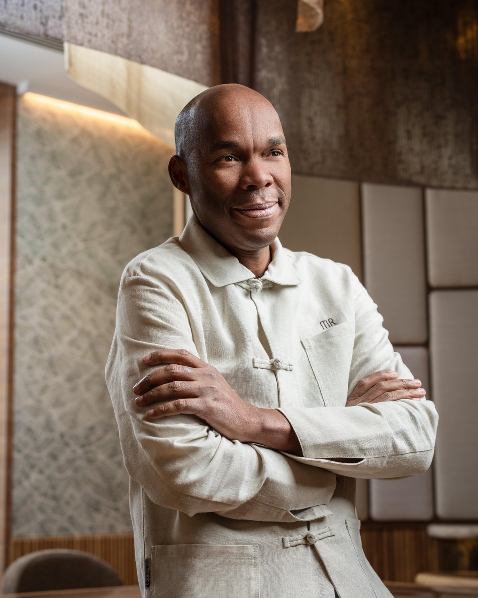 📅 On December 7th, the Blue Bay Marcel Ravin will travel to the iconic Relais Bernard Loiseau. 
⭐ For the first time, Michelin-starred Chefs Marcel Ravin and Louis-Philippe Vigilant, will craft a unique four-hands experience in Saulieu, a rare meeting of two Martinican talents