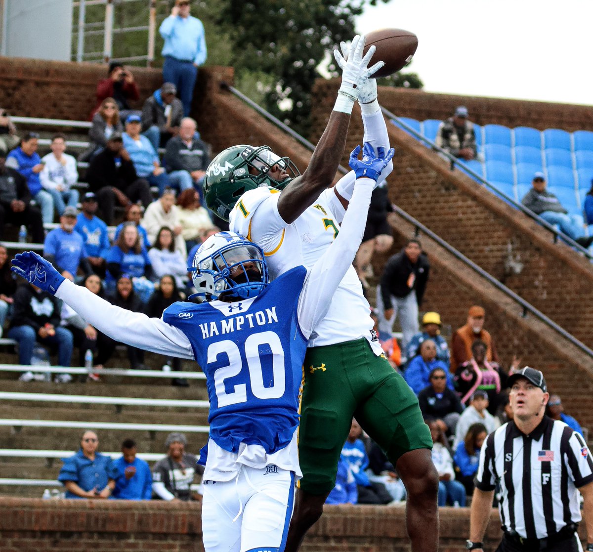WMTribeFootball's tweet image. 2⃣ catches, 2⃣ TDs in the win at Hampton

Deven Thompson has totaled four TD catches in the last four games and ranks sixth nationally in yds/catch (21.48)

#GoTribe