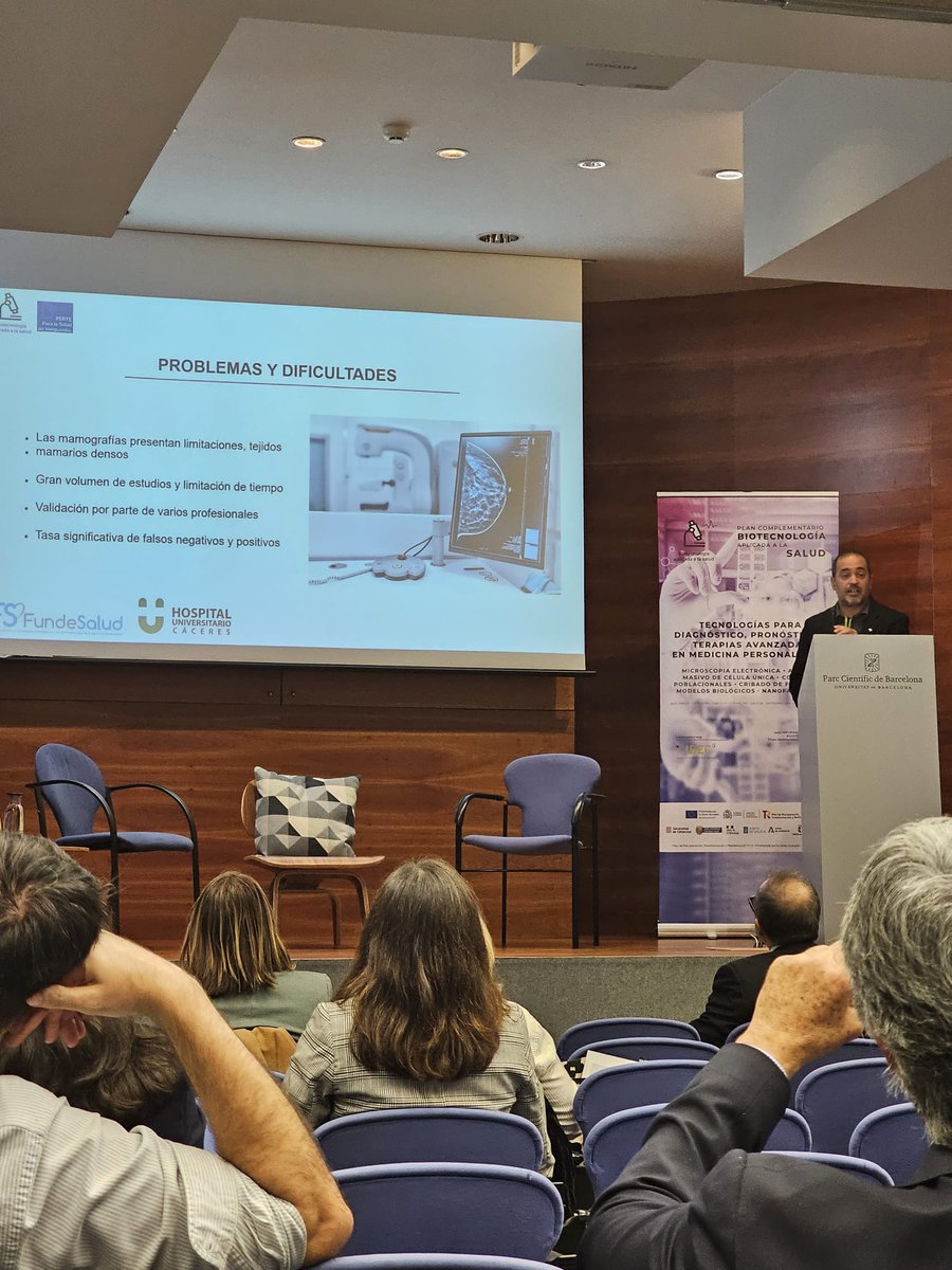 PpccSalud's tweet image. 🩷♀️ Pedro M. Núñez Trujillo presenta una línea abierta gracias al Plan: el uso de IA para la detección precoz del cáncer de mama. Una herramienta que mejora el cribado, acelera el diagnóstico y refuerza la precisión en uno de los ámbitos clave de la salud.