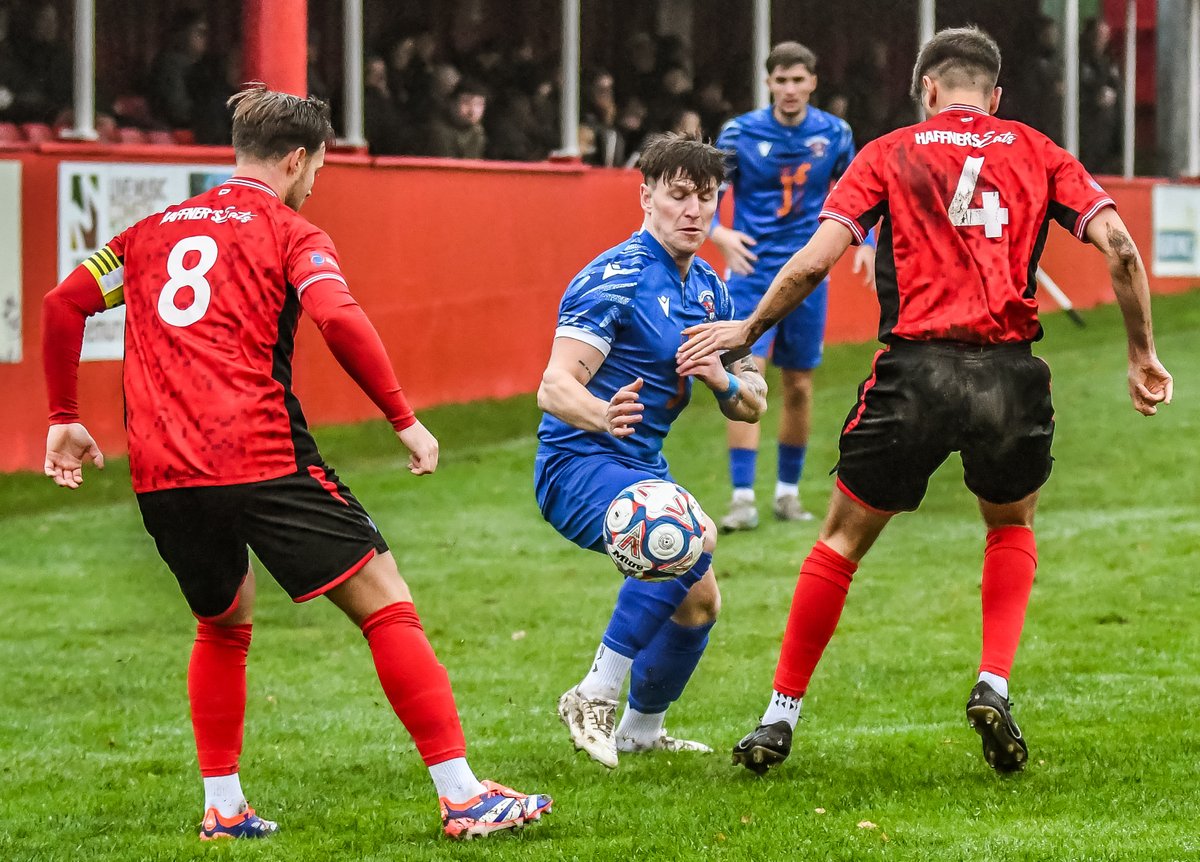 thorntonfc's tweet photo. Listen to skipper and Fylde Power Clean man of the match Ollie Wilkinson as he reflects on three points at Colne. A captain's performance marked by a goal and an assist.

INTERVIEW ➡️https://t.co/gqkvLeQ6Gm

#TCFC #ALLRED 🔴 https://t.co/cIoi2VaDYp