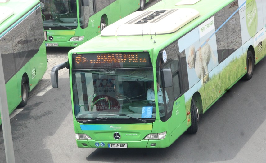 Zwei Gelenkbusse reichen nicht: Schüler bleiben am Montag stehen - osthessen-zeitung.de/einzelansicht/…