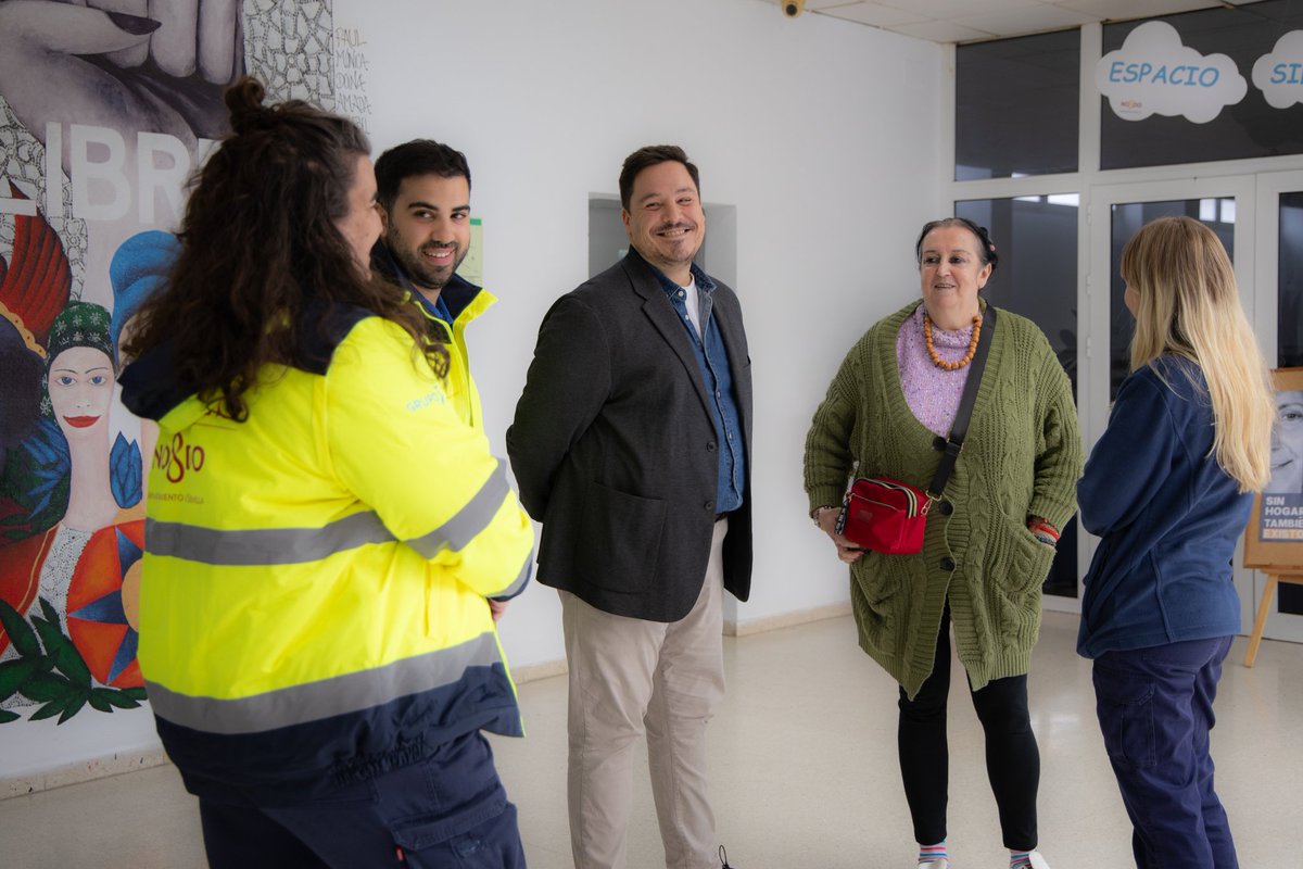 Hoy comienza la campaña de frio para atender a las personas en situacion de #Sinhogarismo . Mas de 140 plazas extras para que nadie se quede en calle en nuestra ciudad . Seguimos trabajando para que nadie se quede atras #SevillaCiudadComprometida