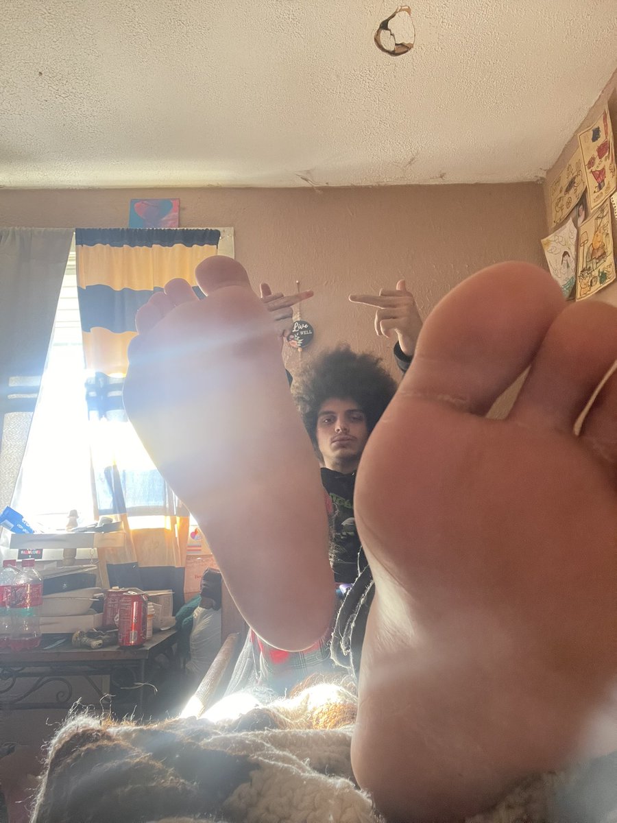 come and get your pathetic fuckin wallet drained  need to make some blue strips today yu pathetic worthless slaves 
#findomaster #cashmaster #alphaking #walletdrained #DrainedWallet #drainwallets #soles #drainsessions #meets #feetworshi̇p #feetmale