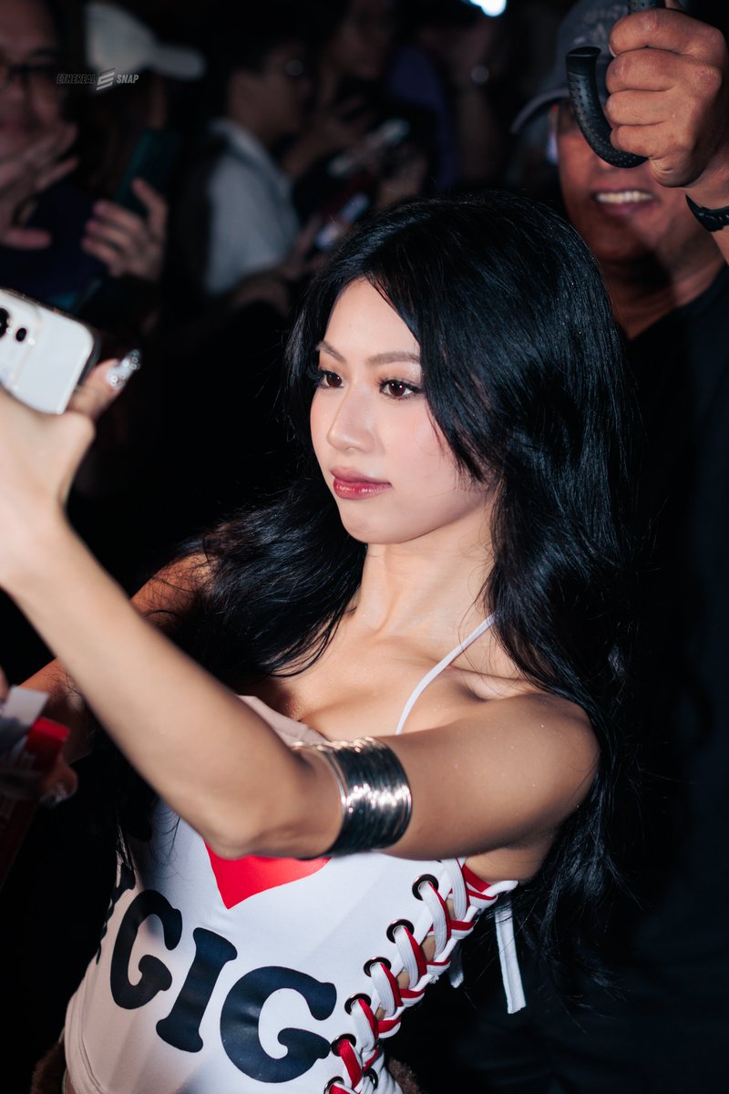 EtherealSnap's tweet image. 251117 YGIG Vien 
⌜ Wishbus - Estancia ⌟

#YGIG #YGIGWishBusComeback #VIEN @ygig_official