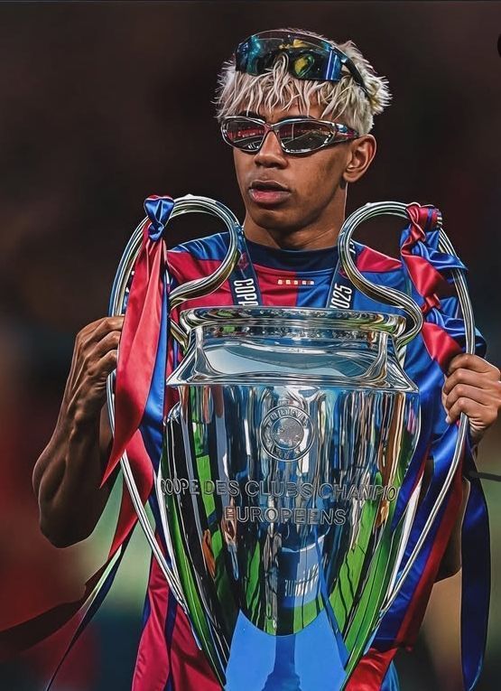 LamineEXtra's tweet image. The world will sing my praise ✨️⚡️