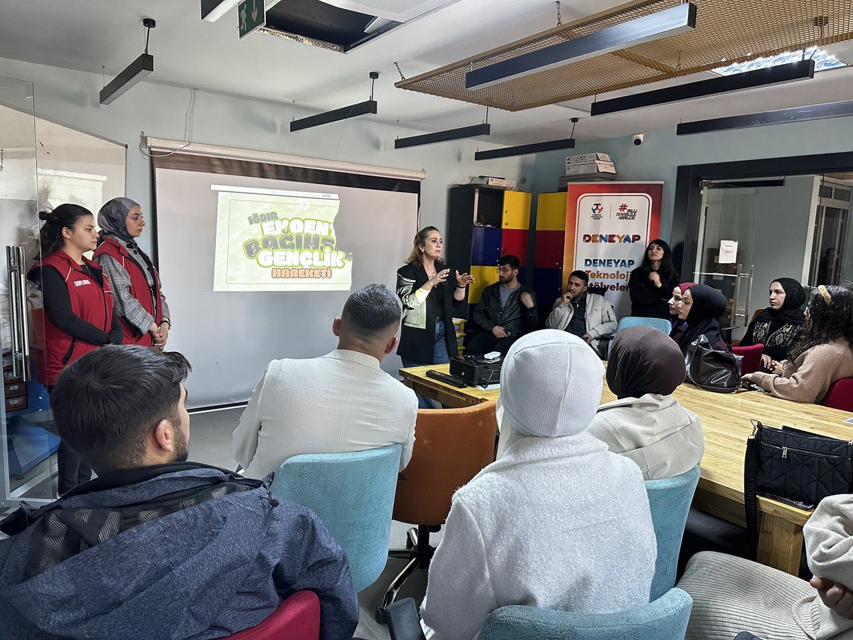 🌿 Yeşil Vatan – Ekokent Bağımsız Gençlik Hareketi Projemizin tanıtımını bugün büyük bir heyecanla gerçekleştirdik! 💚

Programa katılım sağlayarak bizlere destek olan İl Müdürümüz Recai Şahin’e teşekkür ederiz. 🙏🤝

📍 Iğdır Gençlik Merkezi