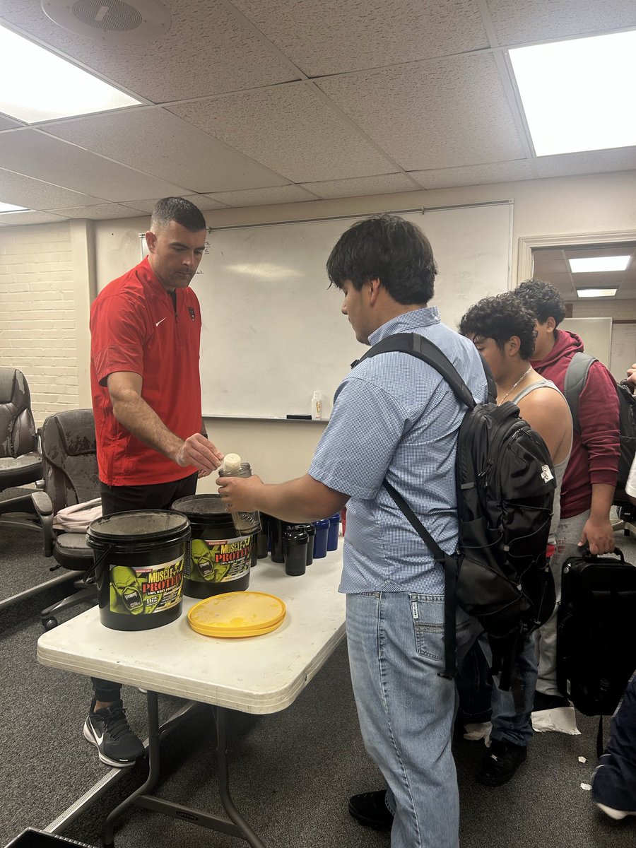 NHS Grizzly Football tweet media