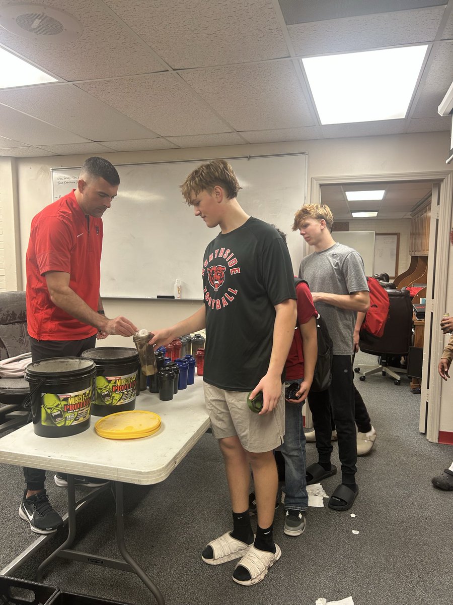 NHS Grizzly Football tweet media