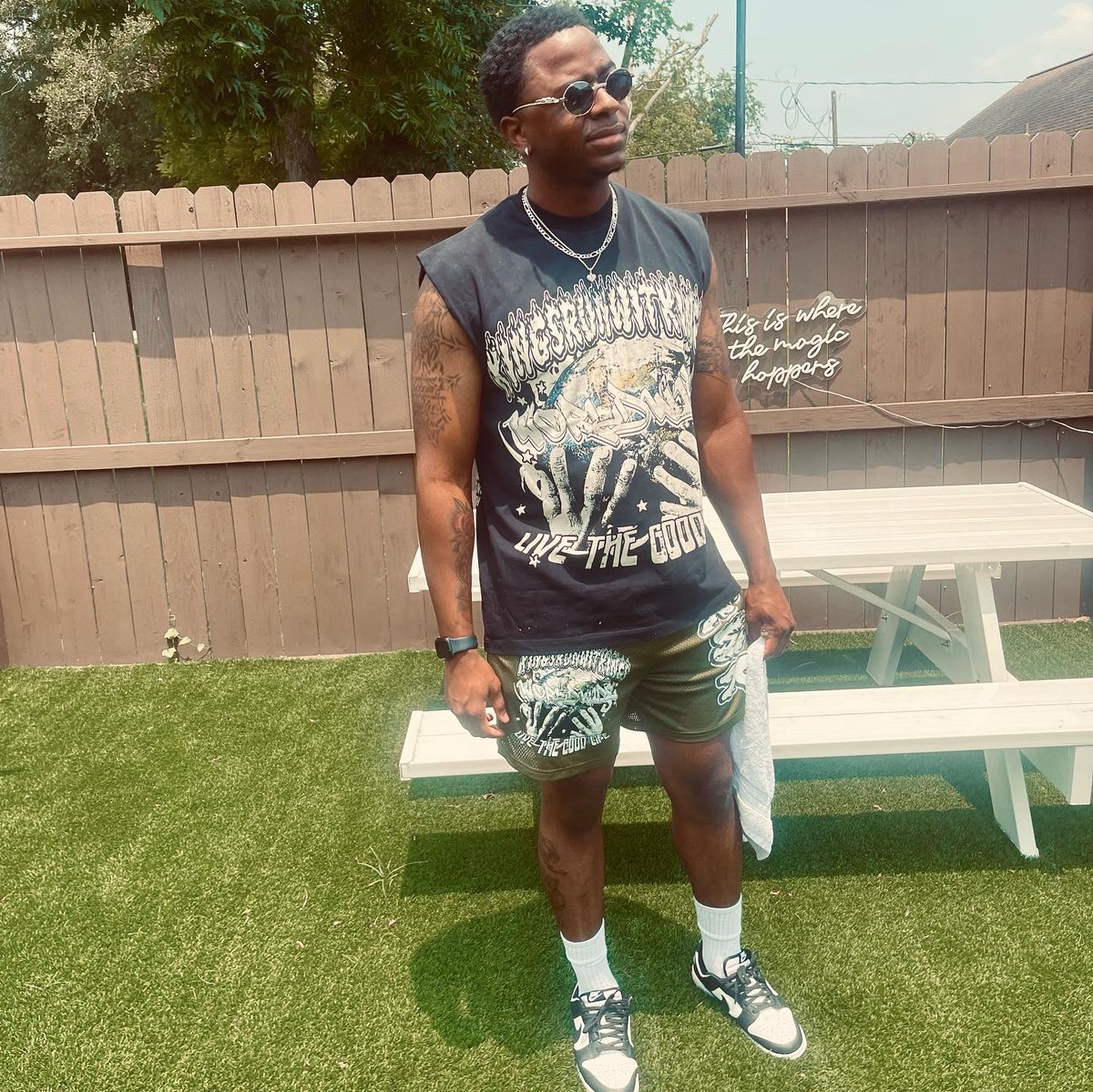 quiseee_'s tweet photo. @CrocodileCam HAPPY FOUNDERS DAY BRUHZZ 🐶⚡️ https://t.co/edkx0crPQ5