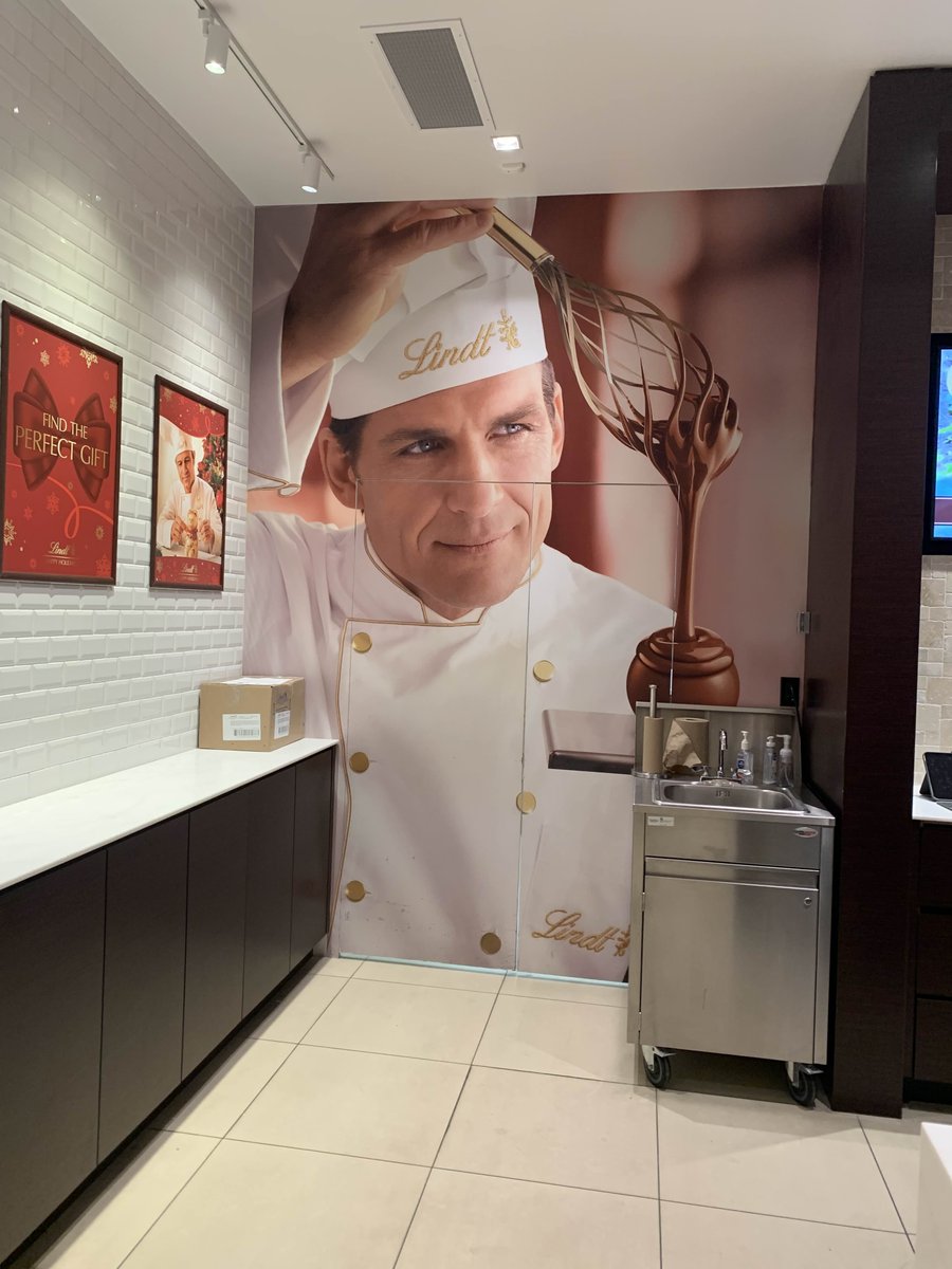 last night i paid a visit to the poop making store