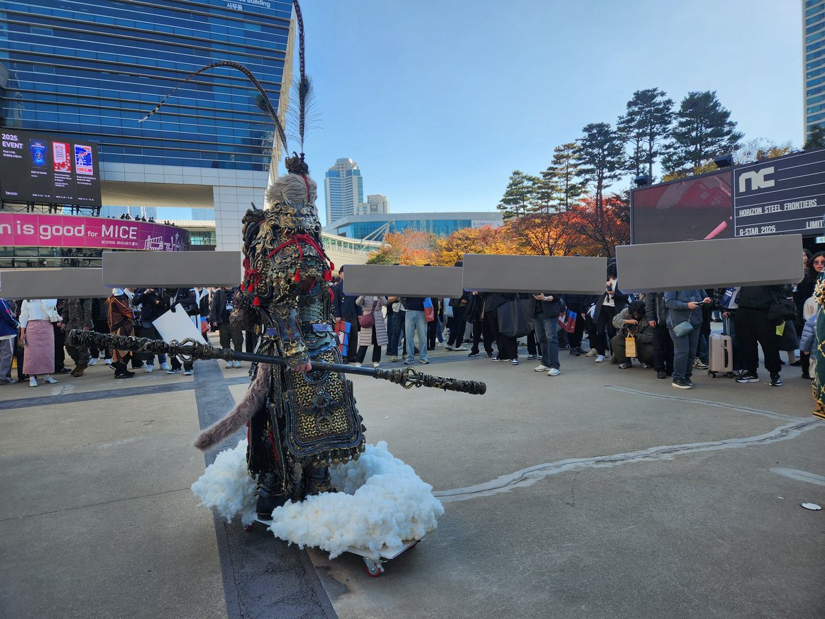 오공 지스타 비하인드 중 계속 돌아 다녔던 이유 중 하나가 너무 많은 인파가 몰려오셔서 혹여 진로에 방해될까봐 입니다😂😂😂