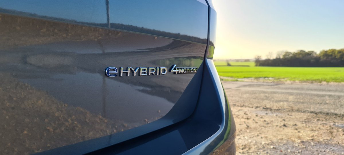 MttRbnsn's tweet photo. One of my favourite vehicles in the world is on test this week. It's the latest, #Multivan-based @VWCV_UK_Media #California #Ocean 1.5 #TSI #eHybrid 245 #4Motion #DSG. 

A glorious thing that costs £85,415 standard or £87,347 with a couple of options, as tested.

1/3 https://t.co/VUc9U36s5g