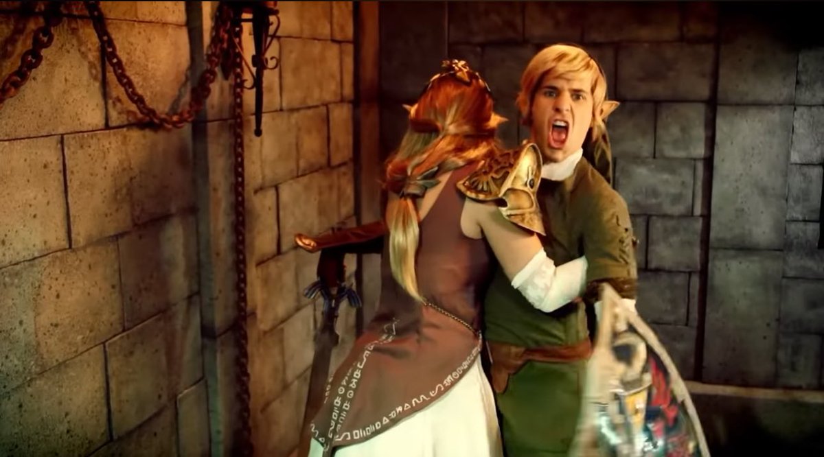 harshitj_'s tweet image. Smosh did it better