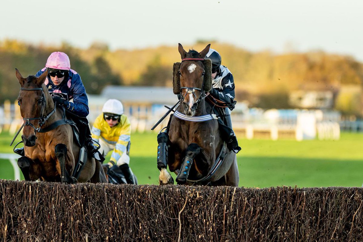 Ballynaheer and Charlie Maggs have won the ARC Supports Charlotte Savill Memorial Memorial for David Dennis and David Purvis