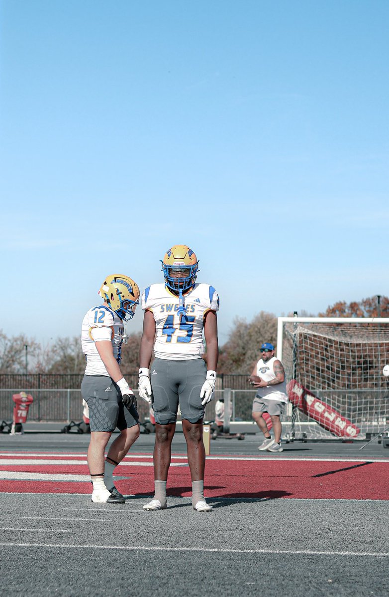 6’3 220 LB/OLB #Naia #Ncaa