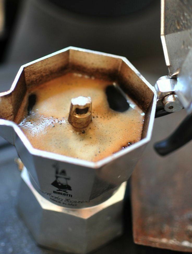 Buenos días! Lunes festivo!⛅
Nada como empezar la mañana con café en mano y cero afanes ☕️✨
Hoy la meta es simple: recargar energía, sonreír y disfrutar el día🤎
Cómo va el café de hoy mis #CoffeeLovers 

#Lunes #BuenosDías