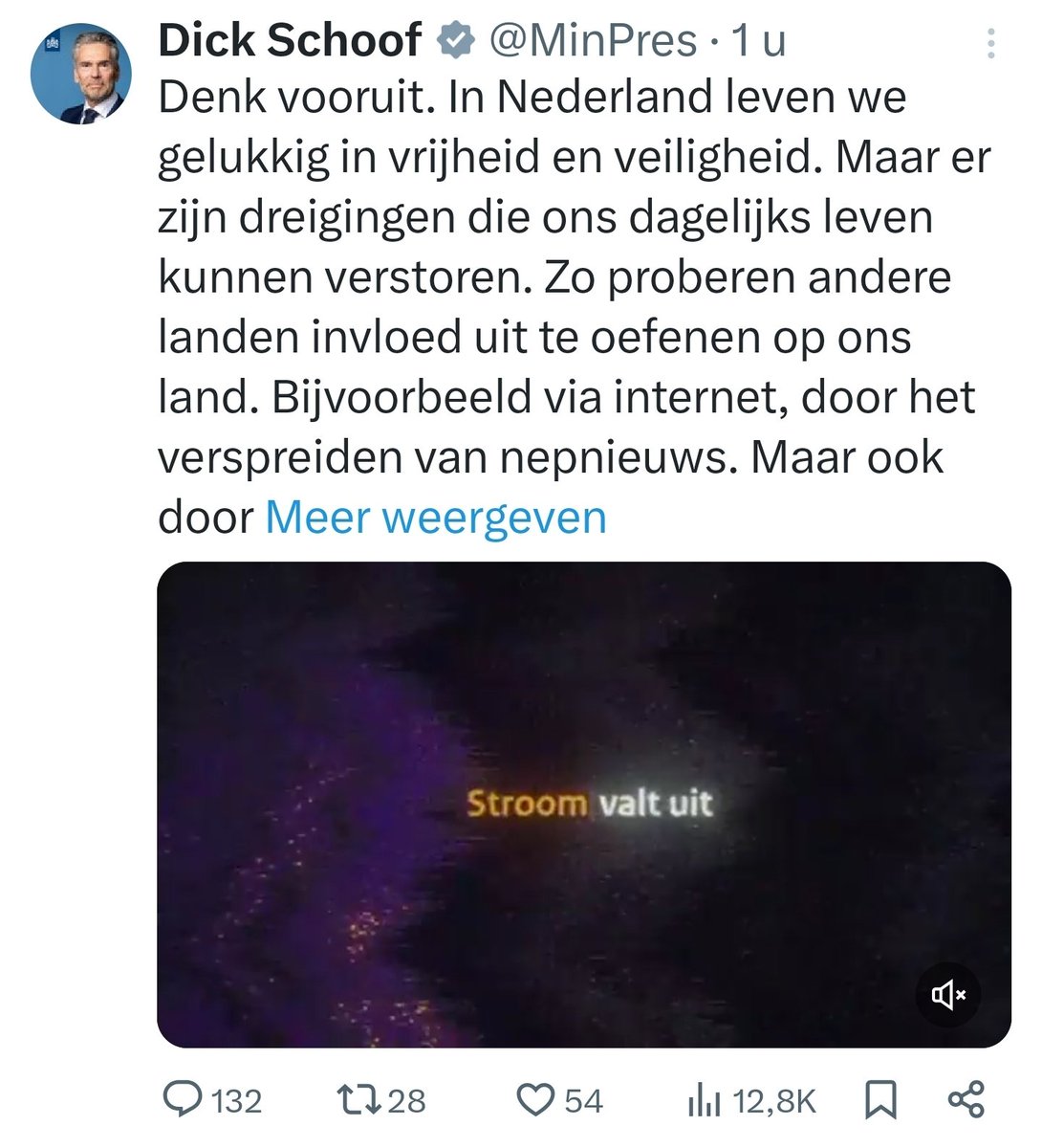 Holavista's tweet image. Wanneer overheden een massale waarschuwing de ether in slingeren, is dat geen bescherming maar een signaal: het script ligt al klaar. Angst wordt niet gecommuniceerd maar geproduceerd. Het patroon is altijd hetzelfde — eerst conditioneren, dan uitvoeren.

Rusland gaat ons niet…