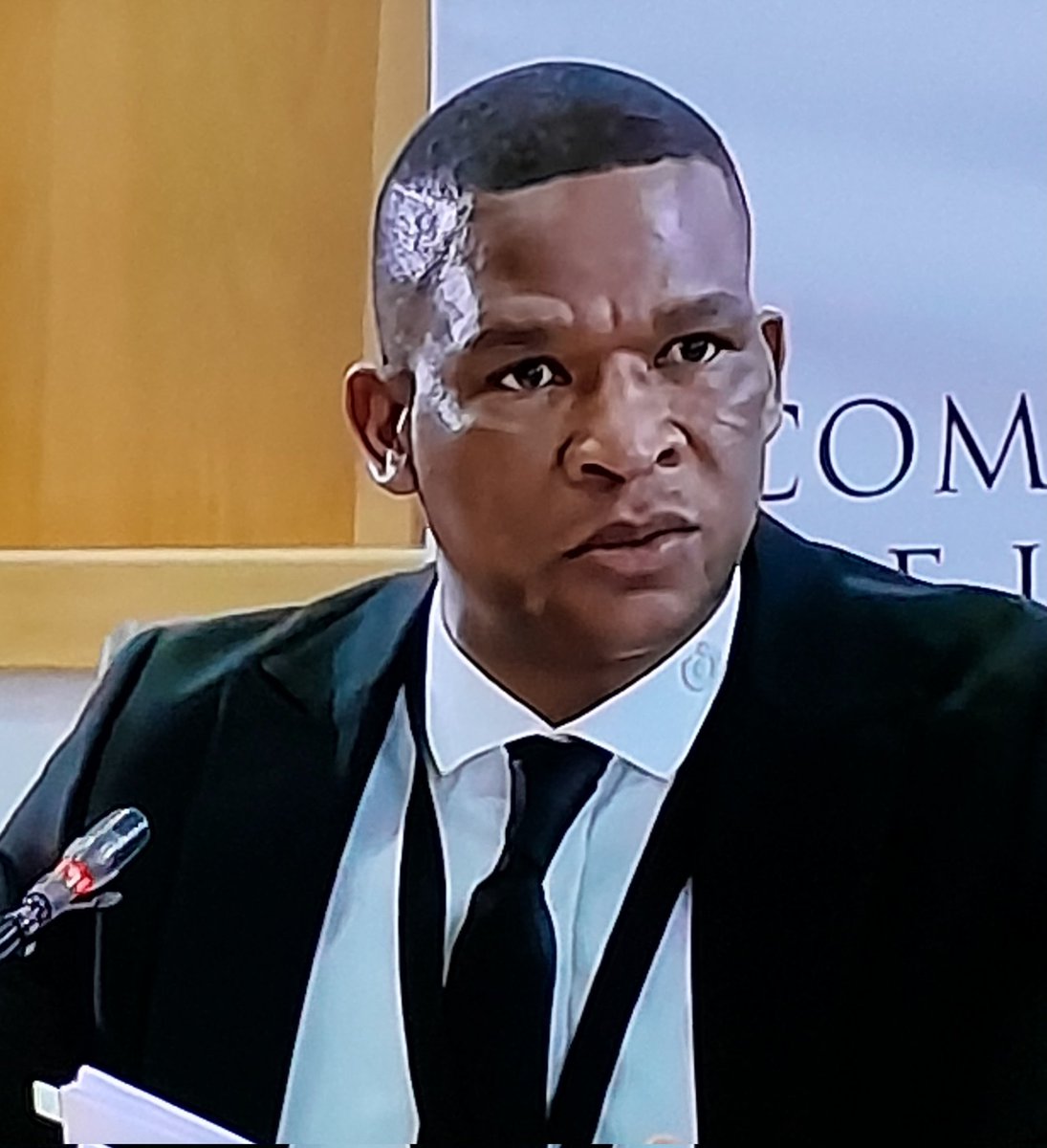 julste111's tweet photo. ‼️Big-up‼️ Lt. Col. Ntate Khumalo of the PKTT. He gave his testimony confidently & naturally without seeming coached. He knows his work, communicates well & commands attention. It’s clear he's been very well mentored. Kudos to Generals Khumalo & Mkhwanazi. #MadlangaCommission https://t.co/Tm1gcCVwJ6