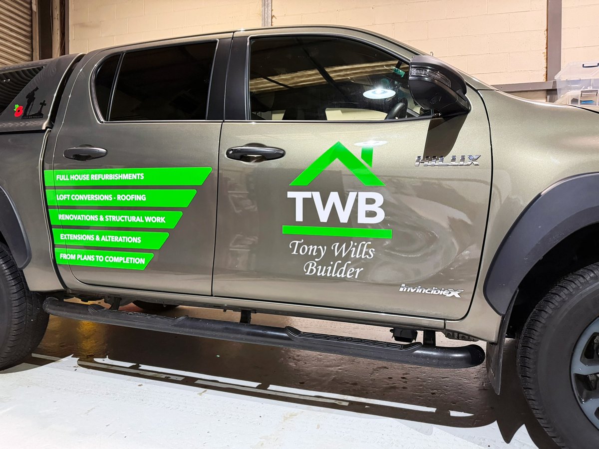 LNGraphicDesign's tweet image. Custom Vehicle Graphics installed on TWB Tony Wills Builder's Toyota Hilux, featuring their newly designed logo and refreshed brand identity 💯

lngraphicdesigns.co.uk

#customvehiclegraphics #vehiclegraphics #logodesign #brandidentity #branded #graphics #lngraphicdesigns