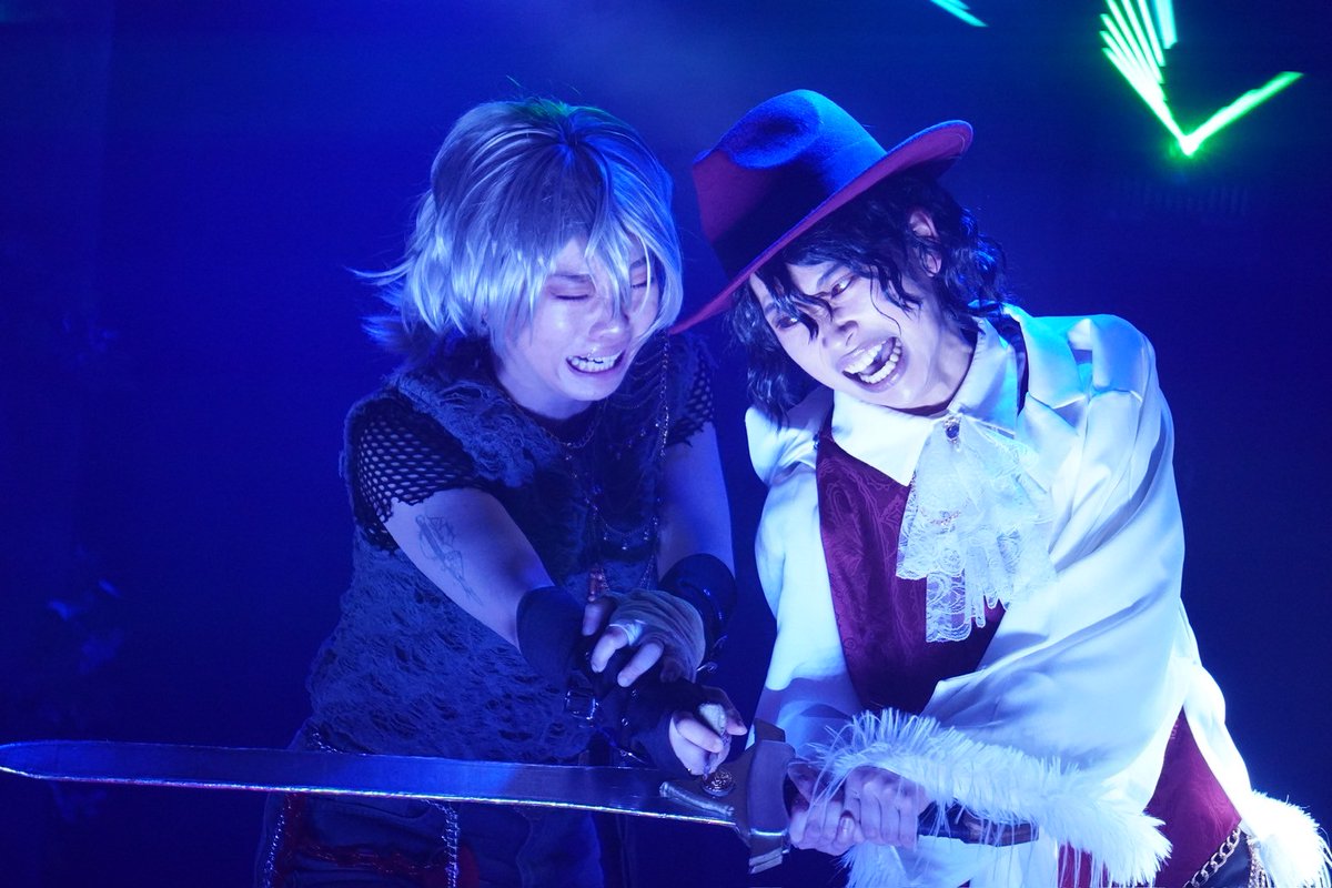 Ayuki_VM's tweet image. 改めて！
RAIDENの相棒・れなちゃんのお誕生日🎉（遅刻）おめでとう〜！

気づいたら遠征で1ヶ月くらい一緒に暮らしておりました。笑

れなちゃんに出会ってから
音楽も舞台も挑戦の幅が広がりました！
何があっても活動を共にしてくれている仲間、信頼しています。

新たないい一年にしてください🤘