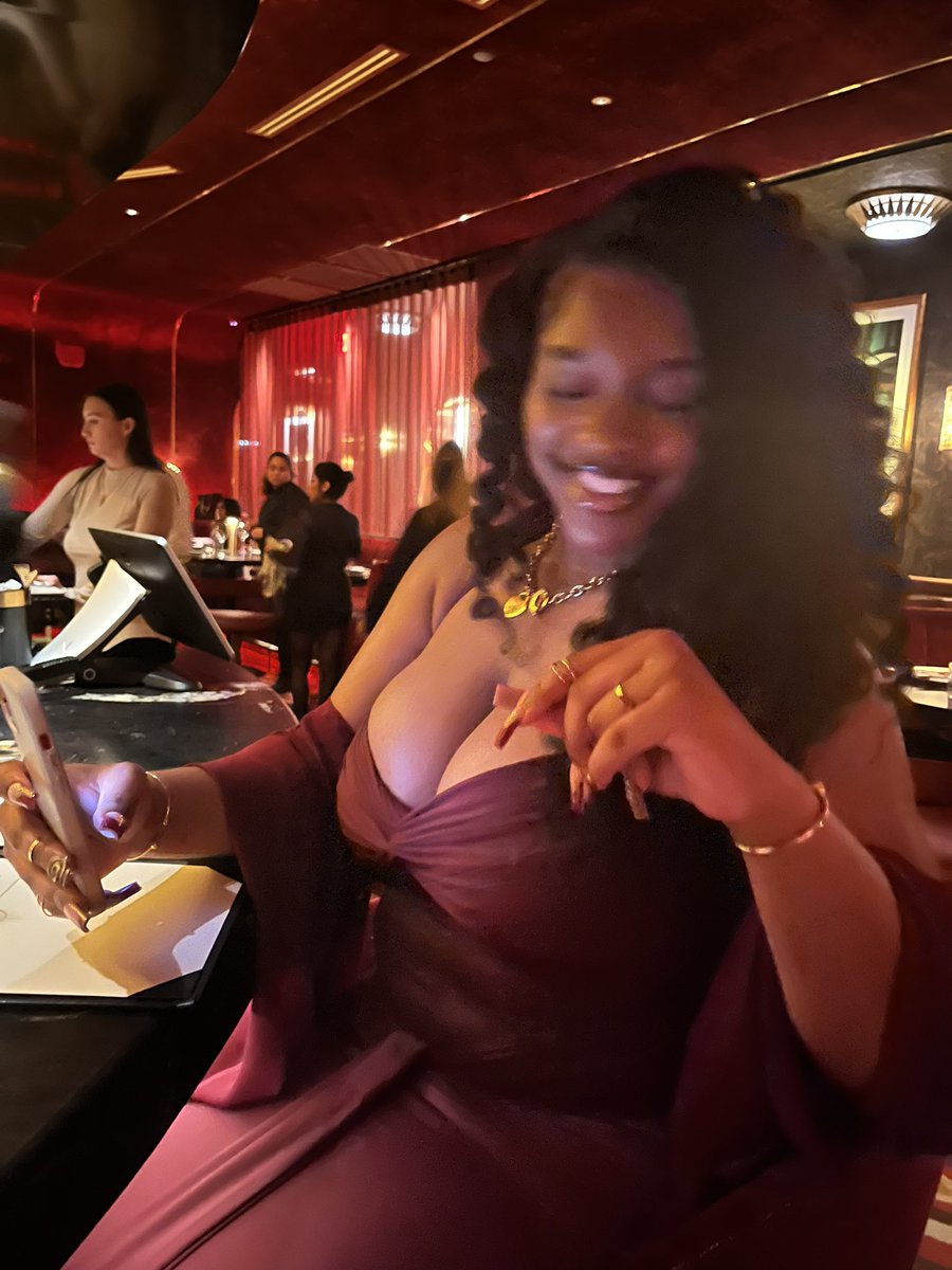 SimsSaveFile's tweet image. My good sis ate ZOWN!!! Yall gon love this one