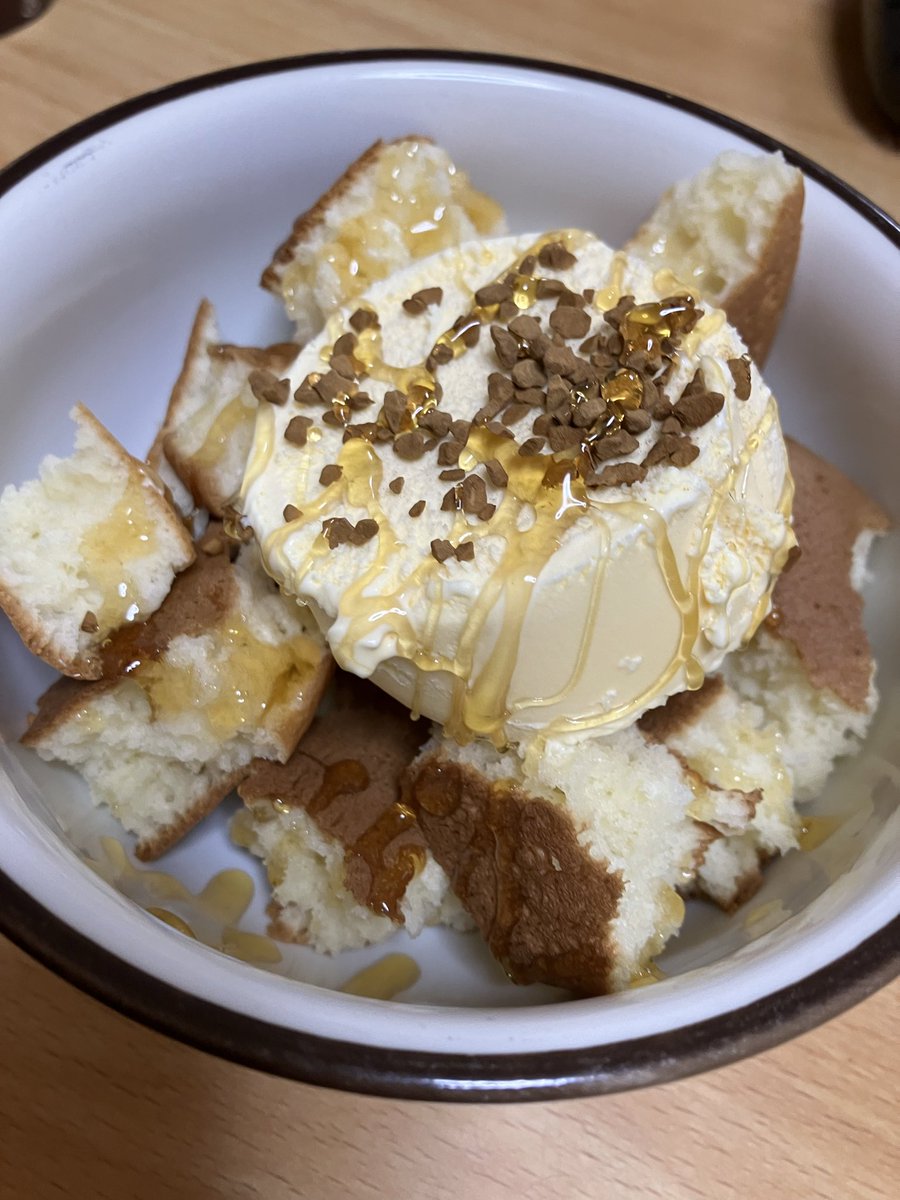 killysbug's tweet image. 背徳感高いけど最近ハマってるパンケーキの食べ方。