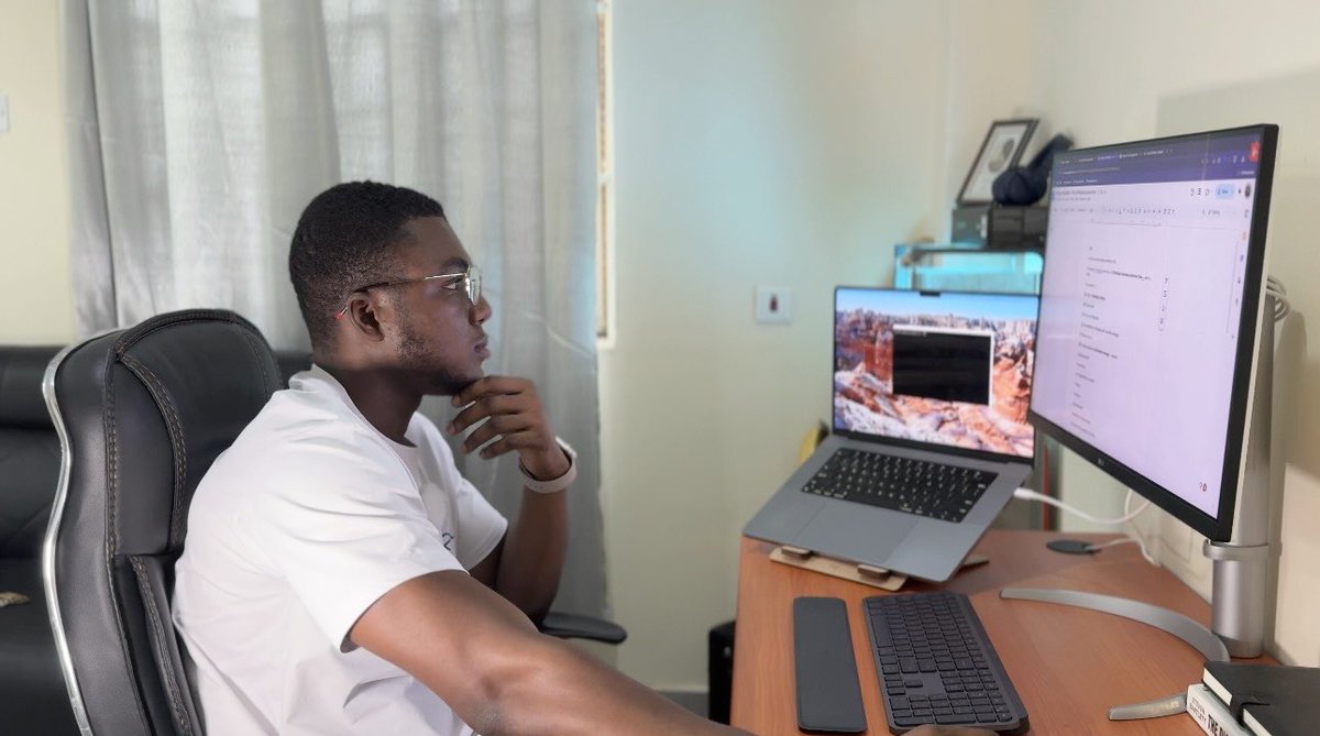 MichaelAsiedu_'s tweet image. Living without structure is one of the most effective ways to get nothing done.

Don’t go with the flow. Plan and document your life every 2 weeks. Review at the end and plan again.