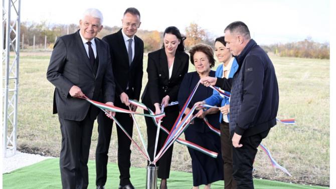 H.E. Ambassador <a href="/Djurovic_Aleks/">Aleksandra Djurovic</a> , in the presence of H.E. <a href="/FM_Szijjarto/">Péter Szijjártó</a> , MFAT of 🇭🇺, attended the time capsule laying ceremony for the new investment of the company Drenik Hungary Kft. in Szolnok.