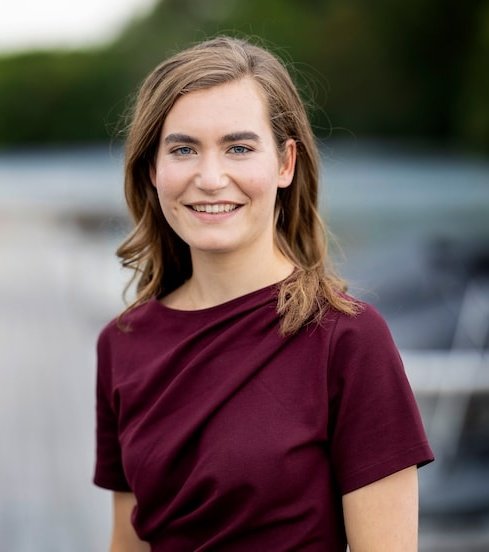 De Das van Volt met 1 zetel mag regelmatig aanschuiven bij de NPO.
De Vos van FvD met 7 zetels wordt niet uitgenodigd.
....tja, want FvD heeft een "afwijkend" verhaal. Dat kan natuurlijk niet bij de linkse staatsomroep.