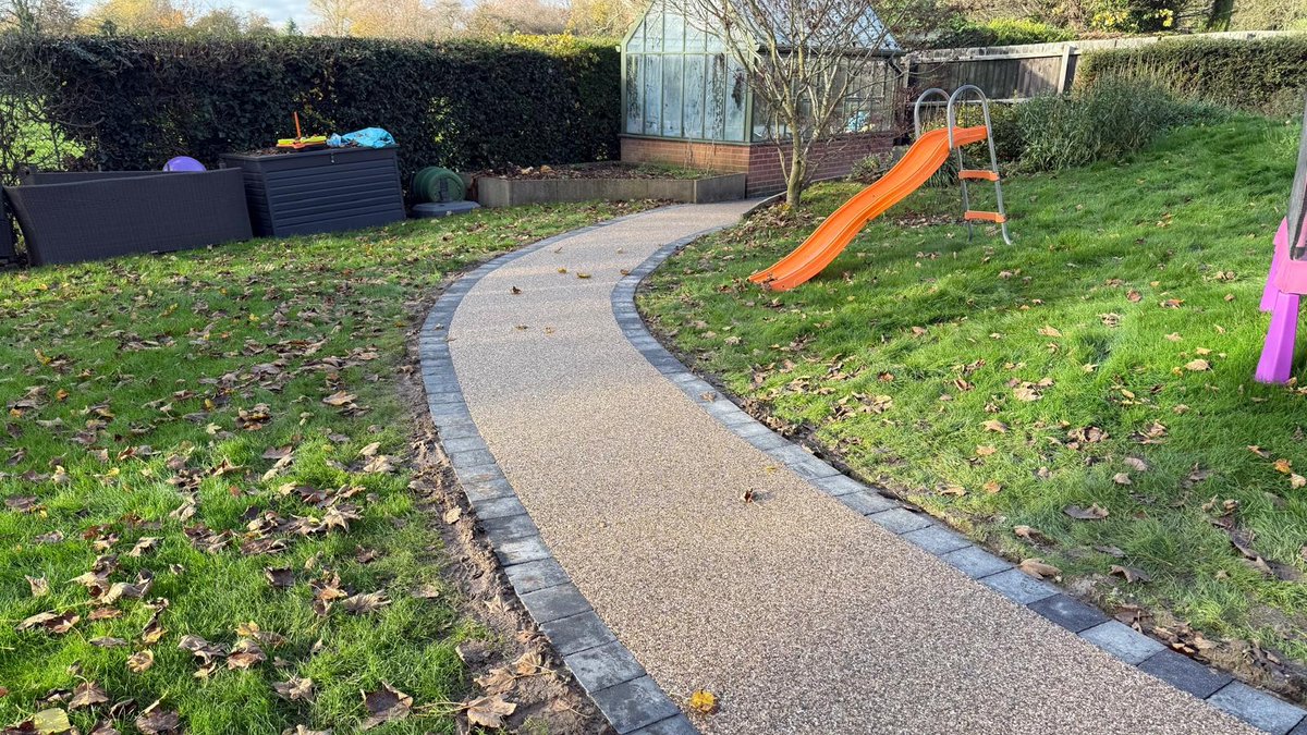 HMSDecorative's tweet image. Making This Garden Truly Accessible! 🏡 We’ve just completed 250m² of #resinboundpaving, transforming this garden into a smooth, safe and fully accessible outdoor space for the homeowner!🌿♿💛 #accessibledesign #wheelchairfriendly #gardentransformation