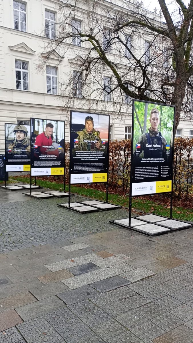 FGroup_CZE's tweet image. ❇️ Navždy hrdinové ! NAVŽDY ! 

🕯️Zemřeli v boji s komunisty, s prašivými Rusy. 

🤡 Pro kolaboranty je úplně jedno kde zemřeli, důležité je kdo je zabil! Na území kde Rusové nemají co dělat! 

Díky vám! Jsme na vás hrdý!