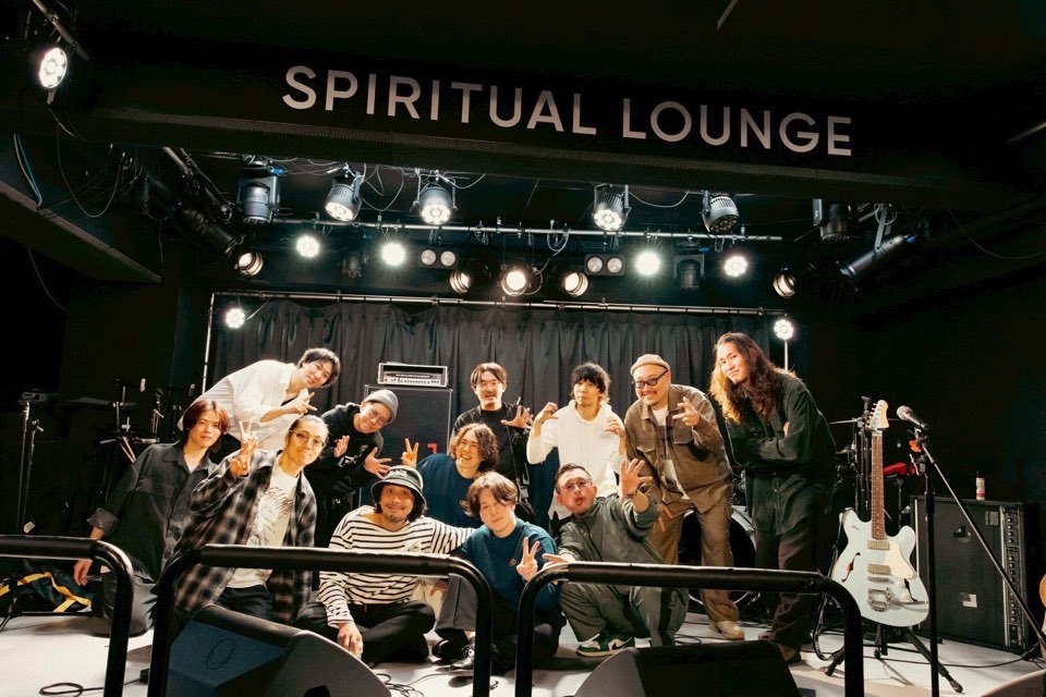 Emerald_info_'s tweet image. 【📢開催迫る📢】

2025/11/23(Sun) 下北沢ADRIFT

『Re Friendship HOME TOWN TOUR 25’』

🎤Emerald ゲストVo.
吉川友@kikkawa_you 
YonYon @yonyonsan_j 

🤝Emerald サポートメンバー
Cho. えつこ@etsusha 
Gt. yuthke @yuthke 
Tp. 大泊久栄 @hi_otmr 

特別編成でお届けします、お見逃しなく💃🕺