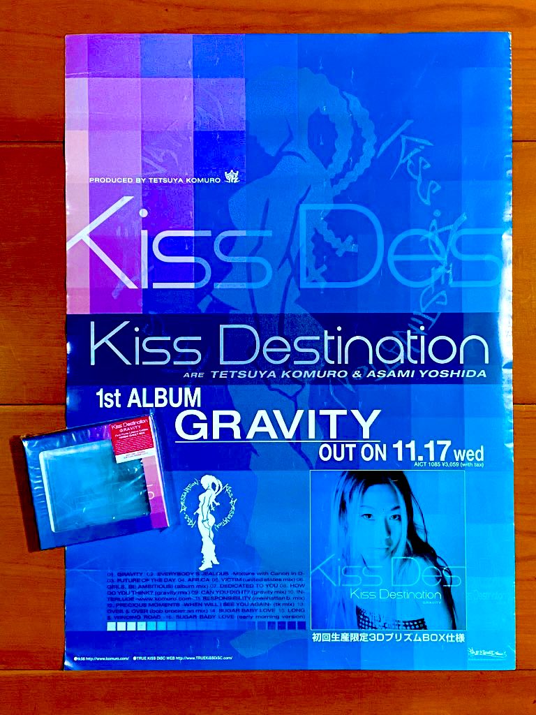 astromaniax26's tweet photo. 本日で発売から26年!
1999年11月17日 発売
【GRAVITY/Kiss Destination】
告知ポスターとCD(初回盤)
オリコン最高7位
元dosのasamiと小室哲哉に
よるユニット
のち結婚、そして離婚でユニットも消滅
#KissDestination
#GRAVITY
#メジャー1stアルバム
#吉田麻美
#小室哲哉
#SONY
#ポスターとCD https://t.co/7txdW36r1T