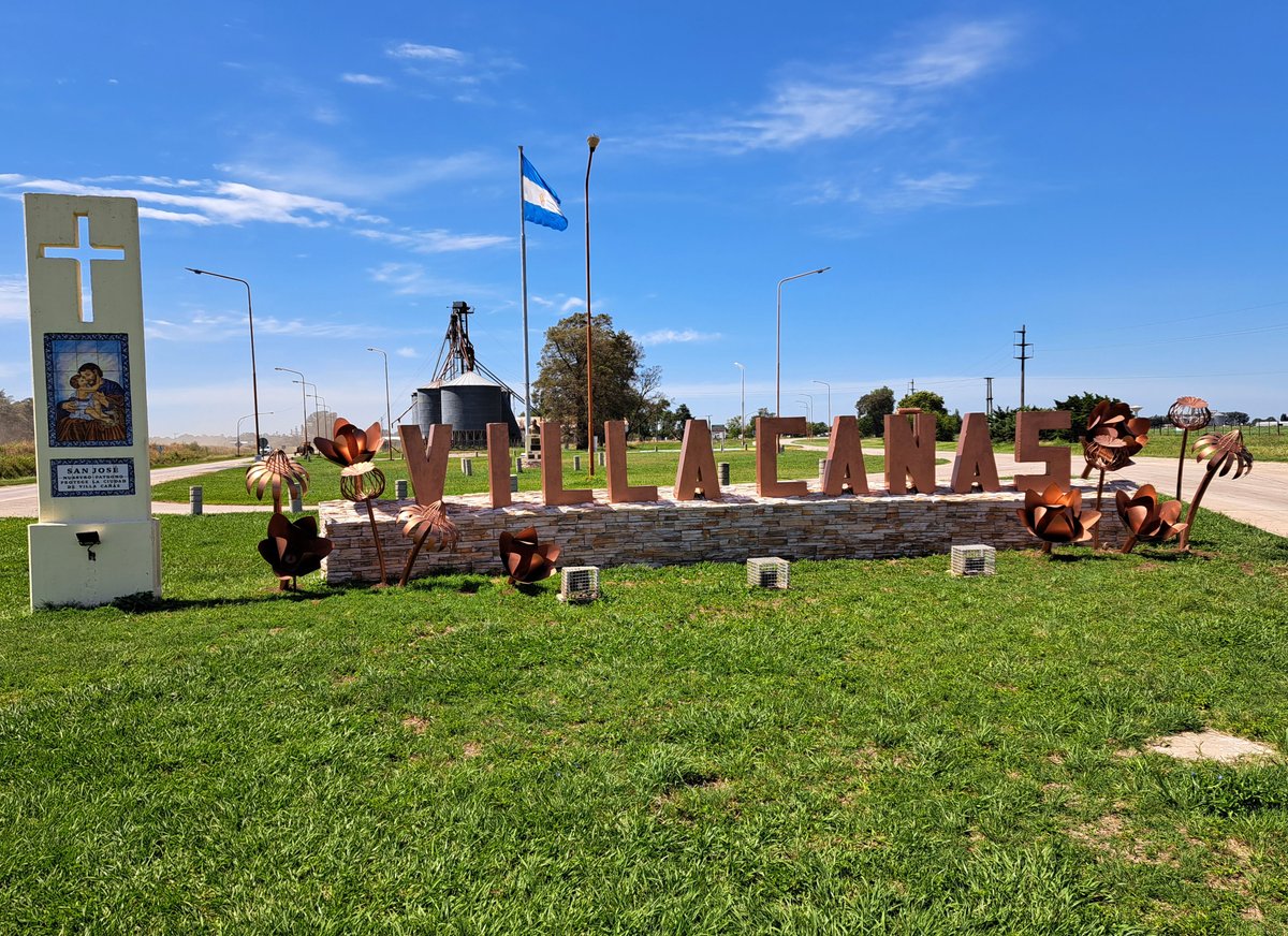 #VillaCañas… La ciudad de “#Chiquita”
Es una ciudad del #departamento #GeneralLópez, #provinciadeSantaFe. Fue fundada en 1902 por Juan Cañás, y alcanzó el estatus de #ciudad el 26 de diciembre de 1986.
<a href="/munivcanas/">Muni Villa Cañás</a>
n9.cl/vrwbi