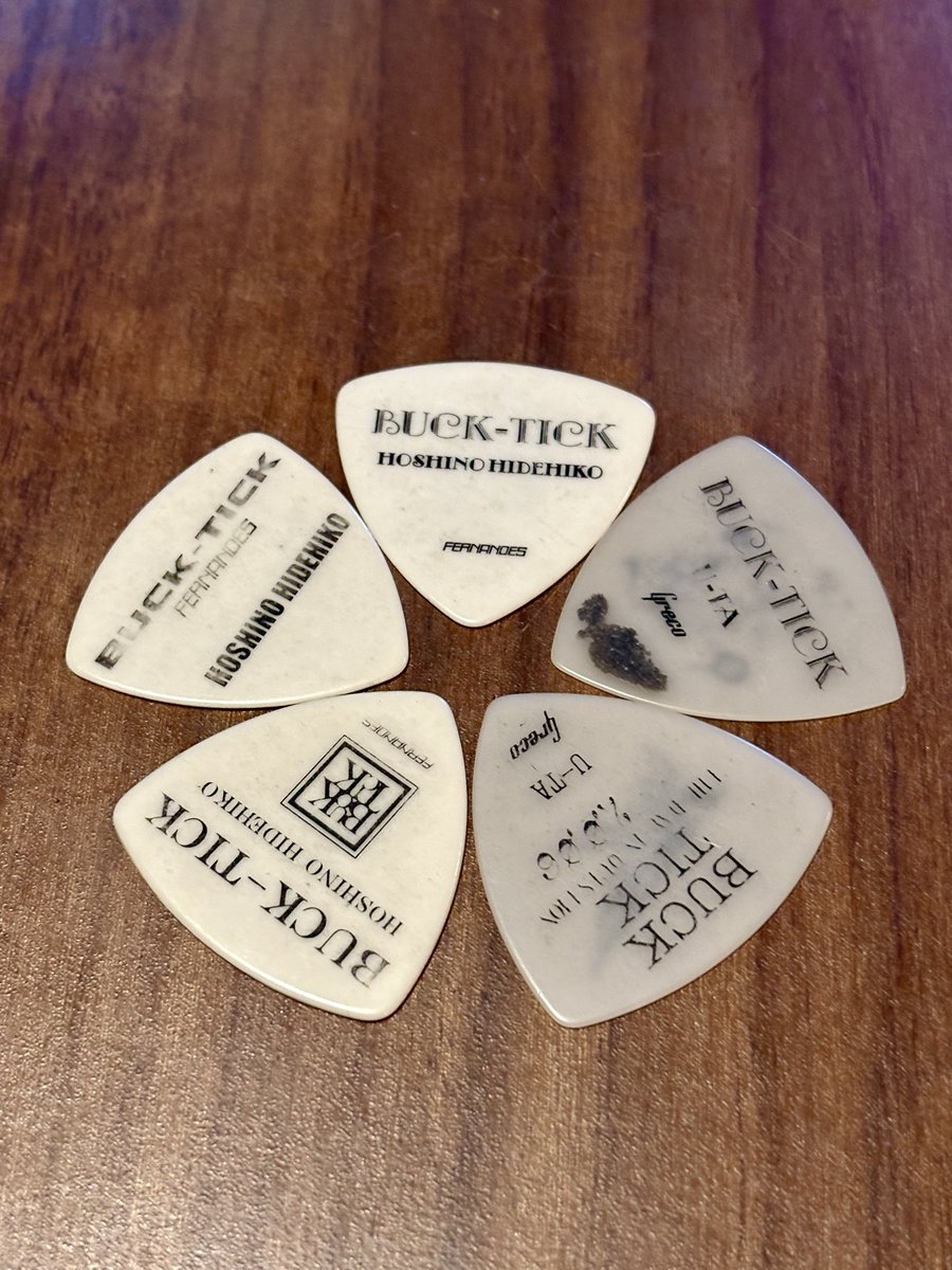 BUCK-TICKのサインあったよ🐟 ピックもらったよ