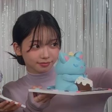 sk8erbluu's tweet image. ชั้นรู้แล้วว่าเค้กคารังงี่เหมือนใคร