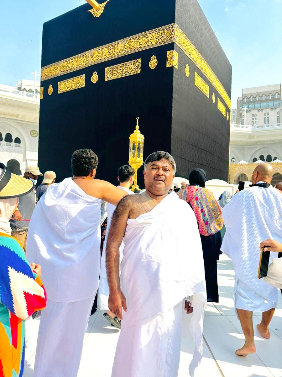 پاکستان پیپلز پارٹی ضلع جنوبی کے سابق صدر خلیل ہوت  کو عمرہ کی سعادت حاصل کرنے پر دلی مبارکباد پیش کرتے ھیں۔ 🕋♥️
<a href="/BBhuttoZardari/">Bilawal Bhutto Zardari</a>
<a href="/AseefaBZ/">Aseefa B Zardari</a>  <a href="/khalil_hoat/">Khalil Hoat</a>