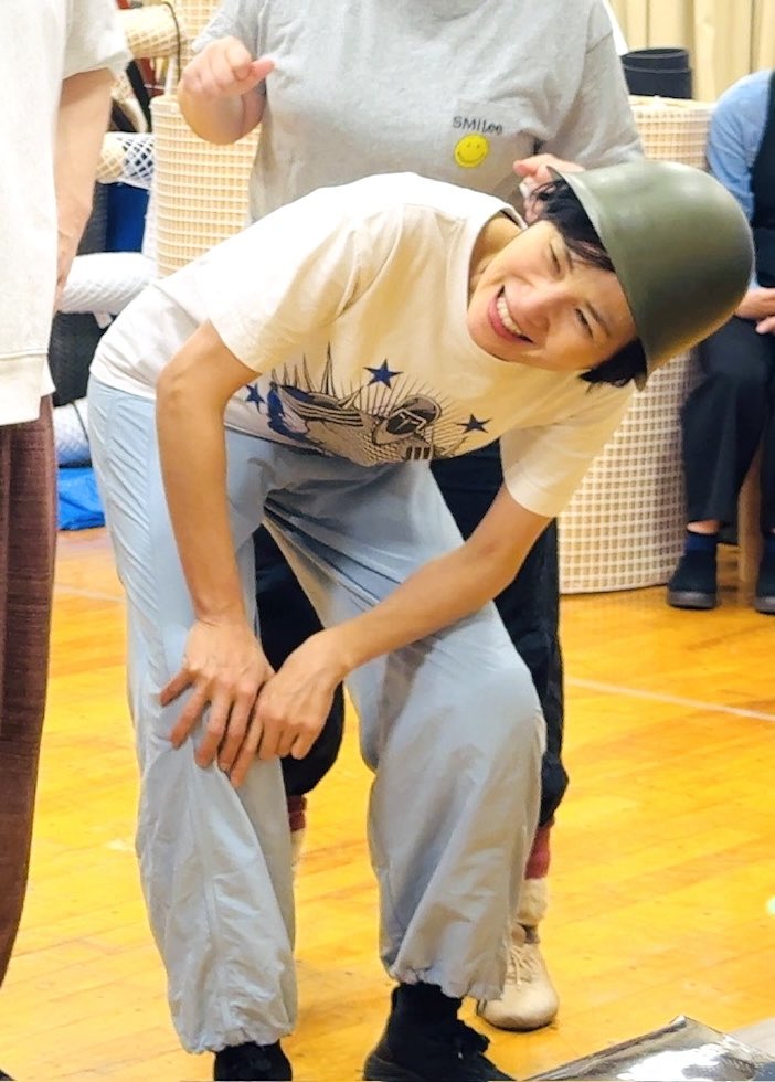 t_echo_'s tweet image. #11ぴきのネコ
続・出演者紹介✨

【徴兵のがれの にゃん四郎】

▶︎黒川なつみ

いつも穏やかで柔和な印象の黒川。
しかしながら、お芝居に関してはアツい女優です。

全力でその場に生きて、泣き笑う豊かな野良ネコの表情にご注目下さい。

旅立ちまで🐈あと12日🐈‍⬛