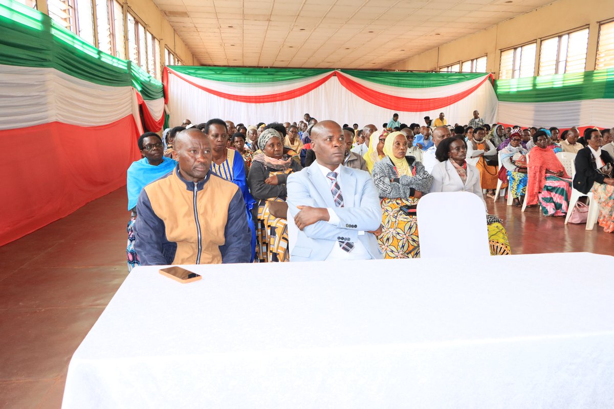 Onpr2018's tweet image. #Burundi #OnprInnovation L'Assistante du Ministre du Travail, de la Fonction Publique et de la Sécurité Sociale, Mme Emérencienne TABU, vient de procéder au lancement officiel des activités du recensement physique des bénéficiaires de l'#ONPR de 2025, ce 17/11/2025 à @Gitega.