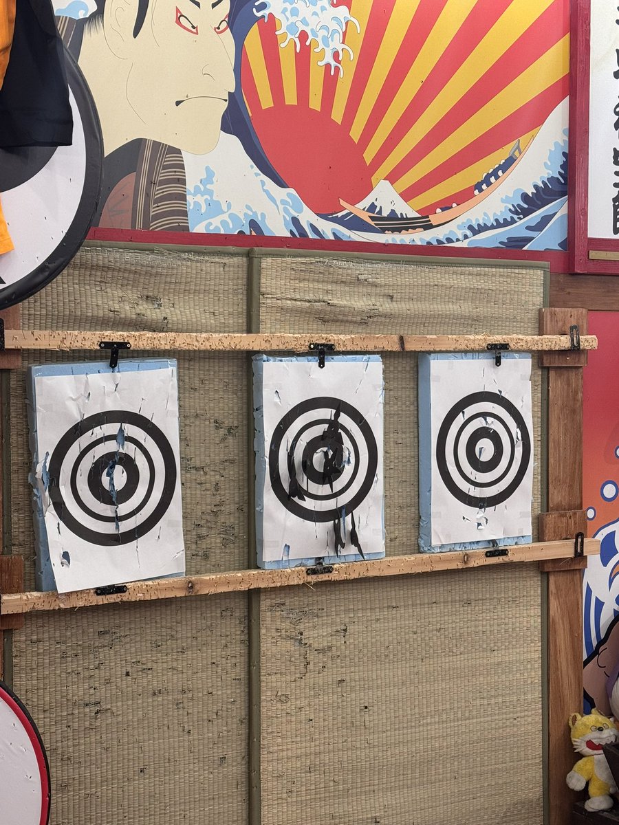 Φέρτε μου τους καλύτερους σαρβαιβορς.
Πήρα φόρα 🥷